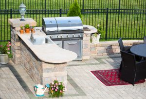 An outdoor kitchen is a big investment so it is important to prepare it for the winter.