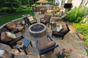 outdoor living space hardscaping